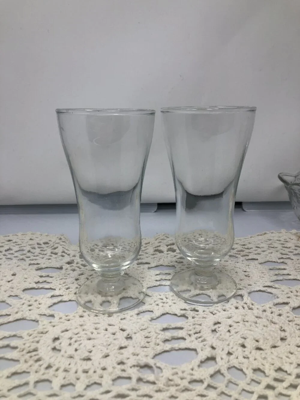 Vintage Clear Footed Wine Glass Goblets – Set of 2